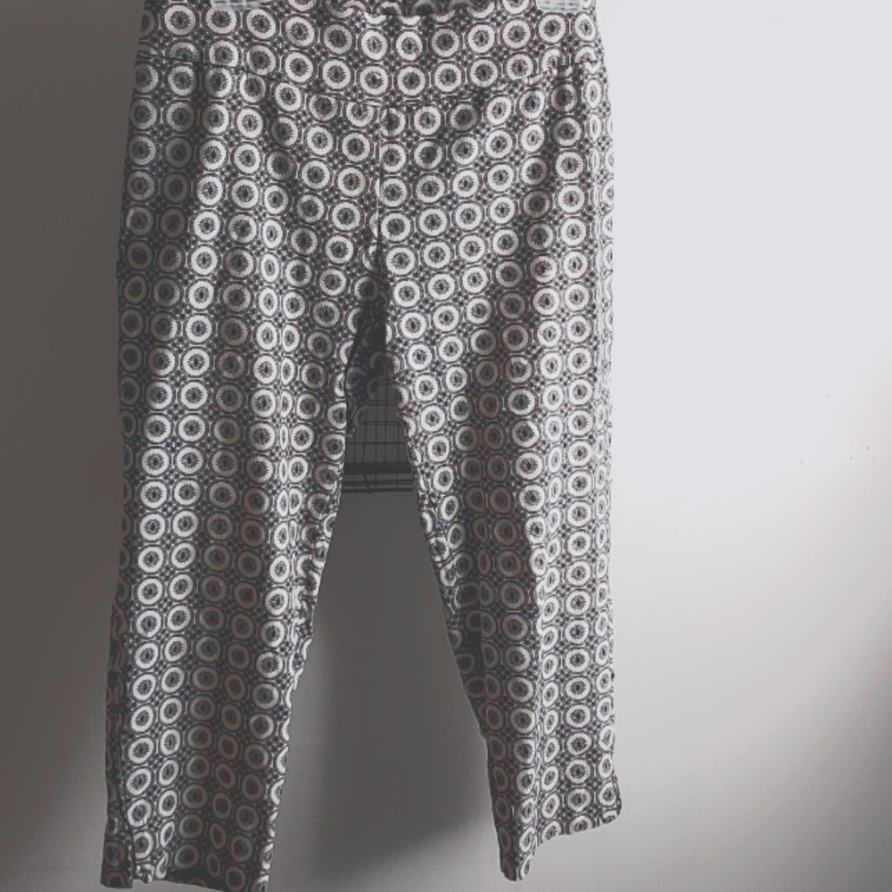 Zac & Rachel || Black & White Cropped Pants; Size 10